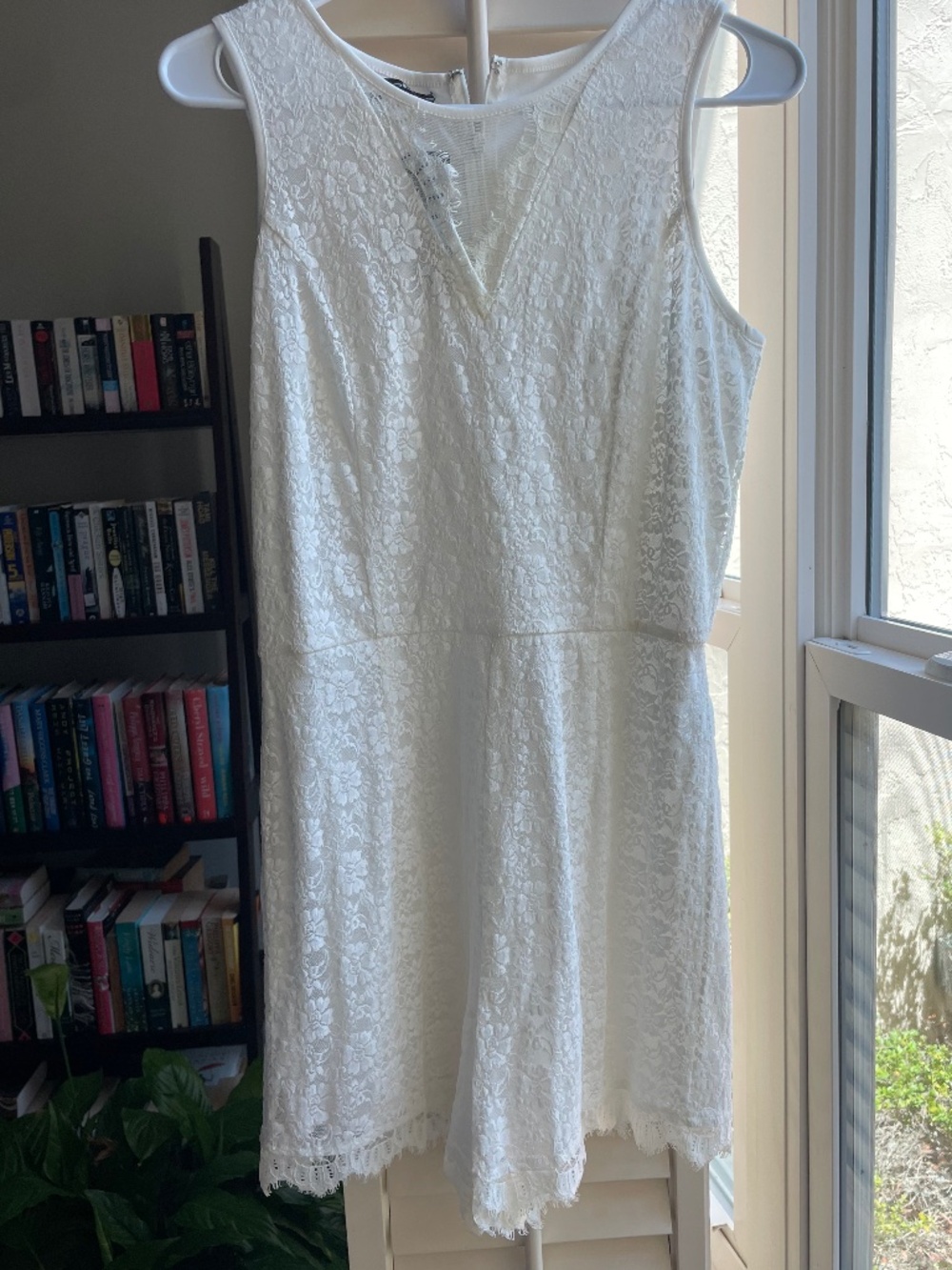 bebe Lace white romper size 6 NWT